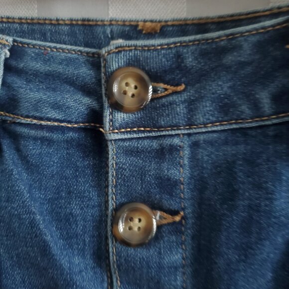 Women's size 6 denim mini skirt button down front pockets distressed style faded - Picture 3 of 6